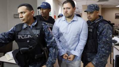 Rigoberto Paredes no estuvo en la audiencia y solo fue llevado al juzgado para notificarle que seguirá recluido.