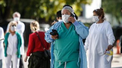 Personal médico en el Hospital Belgrano.