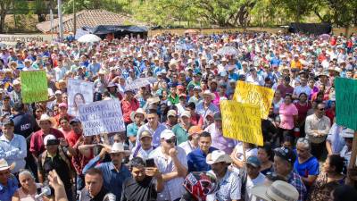 Pobladores de Copán Ruinas organizaron una protesta en el Sitio Arqueológico de Copán en reclamo de proyectos de inversión.