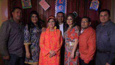 Romel, Mariela, Reina Elsa, Rafael, Melissa Ronald y Roger Carranza.