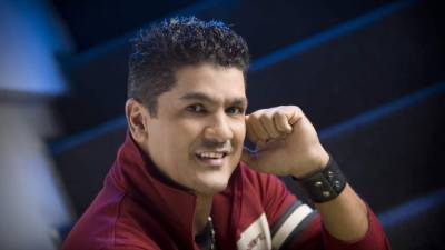 Eddy Herrera. El merenguero arriba hoy a las 2:00 pm a San Pedro Sula. Su conferencia de prensa está programada para las 4:00 pm en el hotel Crowne Plaza. Embotelladora de Sula y Pepsi se encargan de la convocatoria de los medios de comunicación para esta actividad previa al Festival Folclórico Internacional 2014.