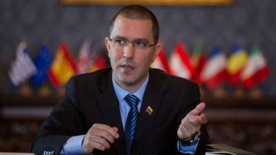 La cifra la dio a conocer el canciller venezolano, Jorge Arreaza, durante una reunión con los acompañantes internacionales para los comicios municipales del domingo.// EFE/Miguel Gutiérrez