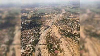 Foto tomada desde un avión y que circula en redes sociales muestra al río Choluteca casi seco. Apenas un par de manchas verde se pueden observar.
