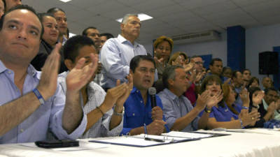 Juan Orlando Hernández, candidato presidencial, expuso, rodeado de sus principales líderes, que se conformarán dos comisiones para apoyar la PM.