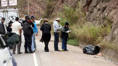 Personal de Medicina Forense y de la Policía de Investigación llegaron a la escena.