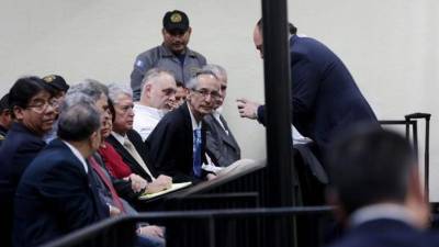 La acusación que contra el expresidente presentó la Fiscalía lo vincula con un acuerdo fraudulento en perjuicio del Estado guatemalteco.