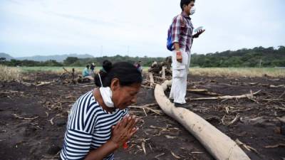 La tristeza sigue invadiendo a los guatemaltecos que han perdido a decenas de familiares tras la erupción del volcán.