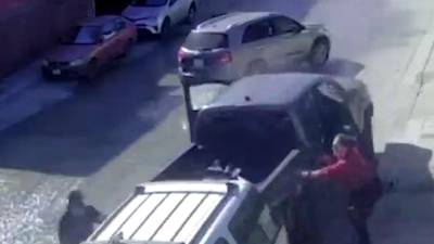 Video del momento en que sicarios atacan a dos policías
