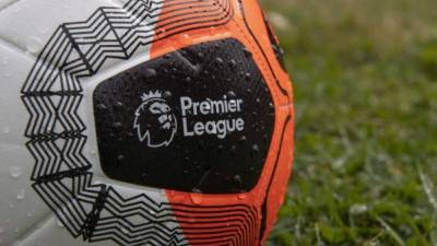 La Premier League planea volver en junio y terminar a finales de julio.
