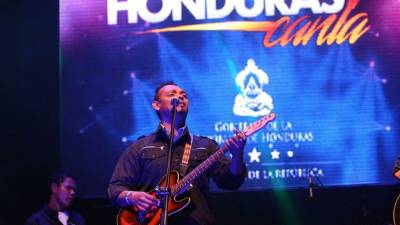 Cada noche se realiza una gala con las bandas de Honduras Canta.