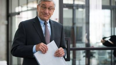 De Niro creció en Greenwich Village. Es hijo de la pintora y poeta Virginia Admiral y del pintor Robert De Niro Sr.