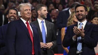 Trump junto a su candidato a vicepresidente, J.D. Vance.