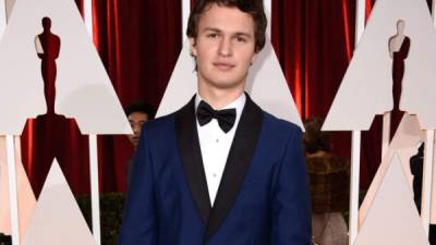 Ansel Elgort aseguró en Instagram que su relación con la chica fue 'legal y completamente consentida'.