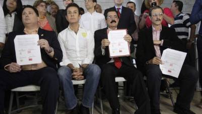Los líderes de la oposición estarán hoy en la sede del Colegio Médico.