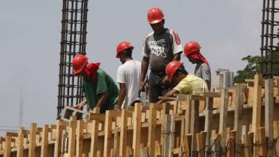 La creación masiva de empleo es vista como un remedio contra los males sociales que aquejan al país.