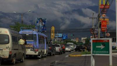 En San Pedro Sula se registran lluvias leves este martes.