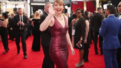 La bella Bryce Dallas Howard es una mujer con curvas y por ello prefiere comprar sus diseños ella misma. AFP.