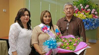 Lourdes Bonilla, Arnoldo Solís y Martha Benavides.