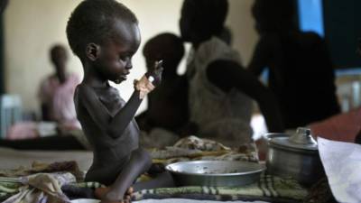 Desde hace meses, la población sufre escasez recurrente de productos básicos, harina, medicamentos, combustibles y cortes masivos de electricidad que han hecho una pesadilla de la vida cotidiana. FOTO/AFP