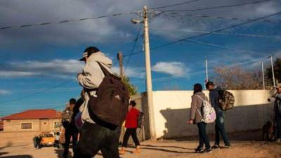 Los migrantes ilegales centroamericanos deben cruzar el desierto para llegar a EEUU.