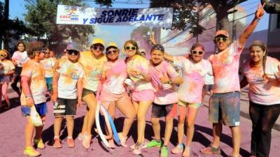 Algunos de los participantes en el Colorun 2015 desarrollado en Tegucigalpa, capital de Honduras.