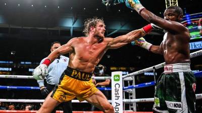 Como era de esperar, el boxeador Floyd Mayweather dominó a la estrella de YouTube Logan Paul la noche del domingo en una pelea de exhibición de ocho asaltos en el Hard Rock Stadium de Miami.