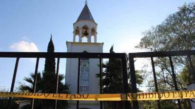 Una asistente de la iglesia, de nombre María del Rosario, fue quien escucho los gritos del padre que agonizaba en el piso del templo. EFE