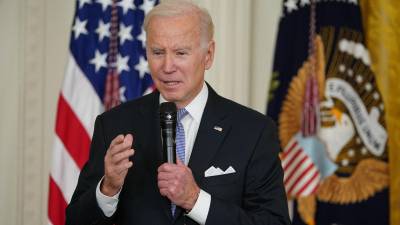 Biden ordenó que las banderas del país ondeen hasta media asta tras la masacre en una fiesta del Año Nuevo Chino en California.