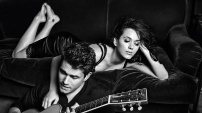 John y Katy llevan juntos varios meses.