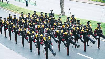 El desfile fue animado en su mayoría por unidades militares y policiales, a excepción de Bomberos.