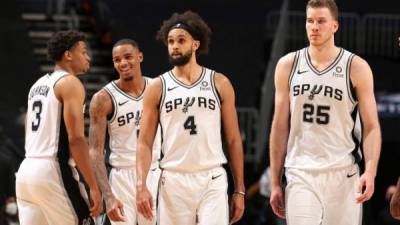 Los Spurs han permanecido en cuarentena en Charlotte desde el domingo, según ha informado el periodista Adrian Wojnarowski.