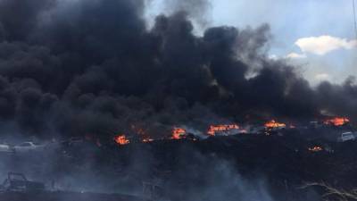 Las llamas se propagaron por casi todo el predio de la DPI.