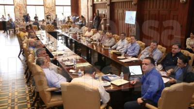 La municipalidad contrató a la compañía Pricewaterhouse para hacer una depuración.