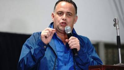 El alcalde sampedrano Armando Calidonio brinda conferencia de prensa en San Pedro Sula.