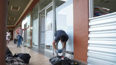 Pequeños empresarios afectados consideran que el Gobierno debe otorgarles préstamos a cero tasa de interés para reactivar los negocios en vista de que los delincuentes ejecutaron los saqueos en medio de una crisis creada por causas políticas y, al mismo tiempo, no ofreció protección a través de sus instituciones policiales.