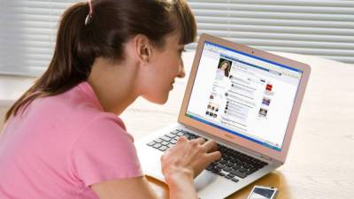 Según el estudio, el 81% de las madres usa Facebook, mientras que los padres representan el 66%.