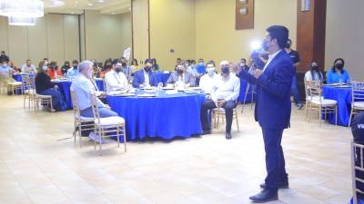 Irvin Cubas dio a conocer el portal de empleo a alcaldes y empresas. Foto: Moisés Valenezuela.