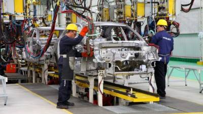 Una fábrica de carros eléctricos en Uruguay.