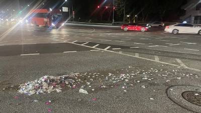 El ministerio de Defensa de Corea del Sur mostró imágenes de la basura lanzada en los globos norcoreanos.