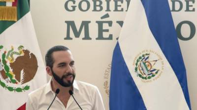 Bukele busca atraer la inversión a El Salvador para evitar la migración masiva hacia EEUU./AFP.