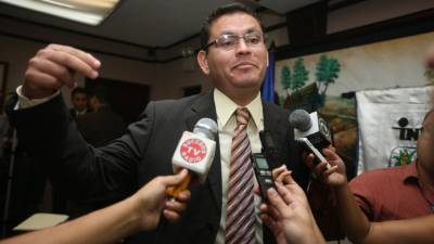 El ministro de Educación hizo público el informe de tres casos investigados por maltratos físicos y acoso sexual.