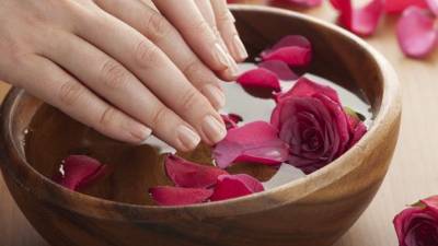 Es importante dar un buen cuidado a sus uñas.