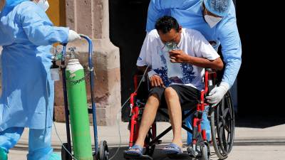 A pesar de los avances en el plan de vacunación, la pandemia sigue a paso galopante por el país ante la aparición de nuevas variantes.