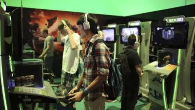 Microsoft dio a conocer hoy Xbox Originals, su plataforma de televisión de contenidos exclusivos para los usuarios de sus dispositivos que incluirá una serie de 'Halo' y un largometraje digital sobre el mismo videojuego producidos por Steven Spielberg y Ridley Scott, respectivamente. EFE