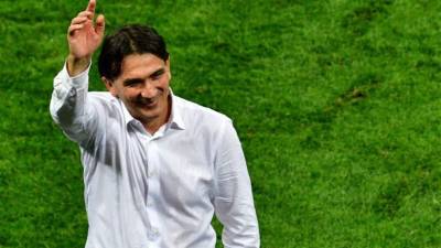 Zlatko Dalic no quiere ver como revabcha el partido contra Francia.