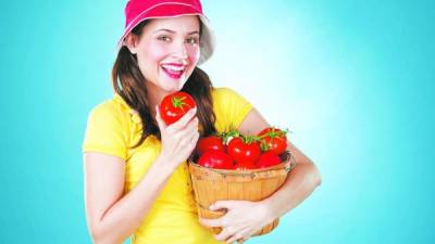 El tomate es considerado fruto y hortaliza. Su consumo previene diversas enfermedades.