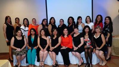 Las exalumnas de la promoción 1985 del María Auxiliadora disfrutaron de un momento muy ameno.