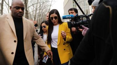La esposa del Chapo, Emma Coronel, asistió este lunes a la sexta audiencia de deliberación del jurado del juicio contra el narcotraficante mexicano./AFP.