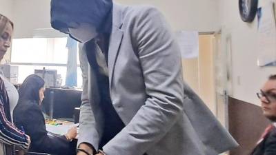 El <b>cirujano plástico </b>Kevin Malouf en la primera audiencia en los Juzgado Penal de Turno de Guatemala.