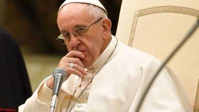 El Papa Francisco ha causado polémica al permitir a los sacerdotes perdonar el pecado del aborto. AFP.
